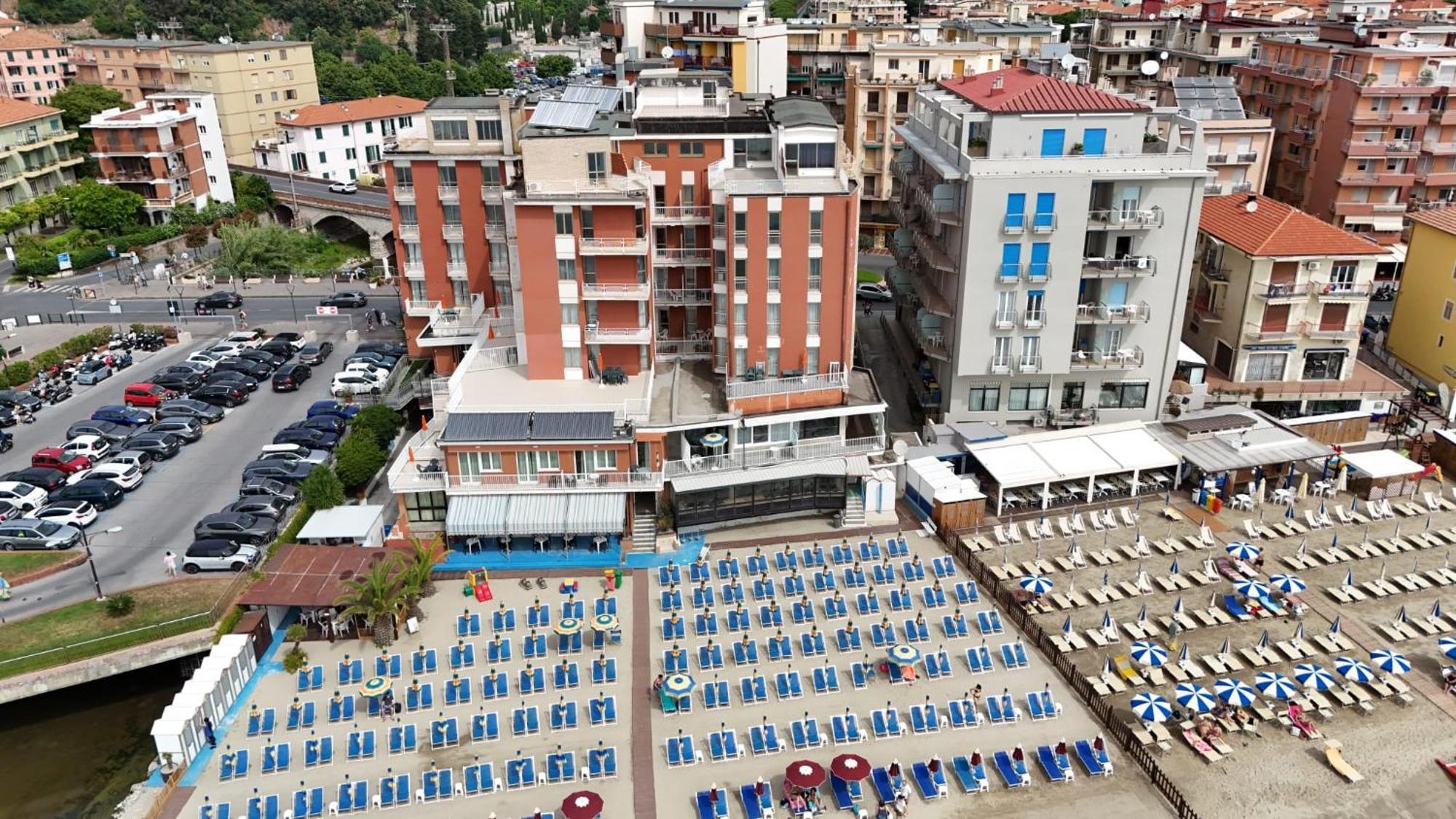 Hotel & Residence Stella Maris Pietra Ligure Exterior foto
