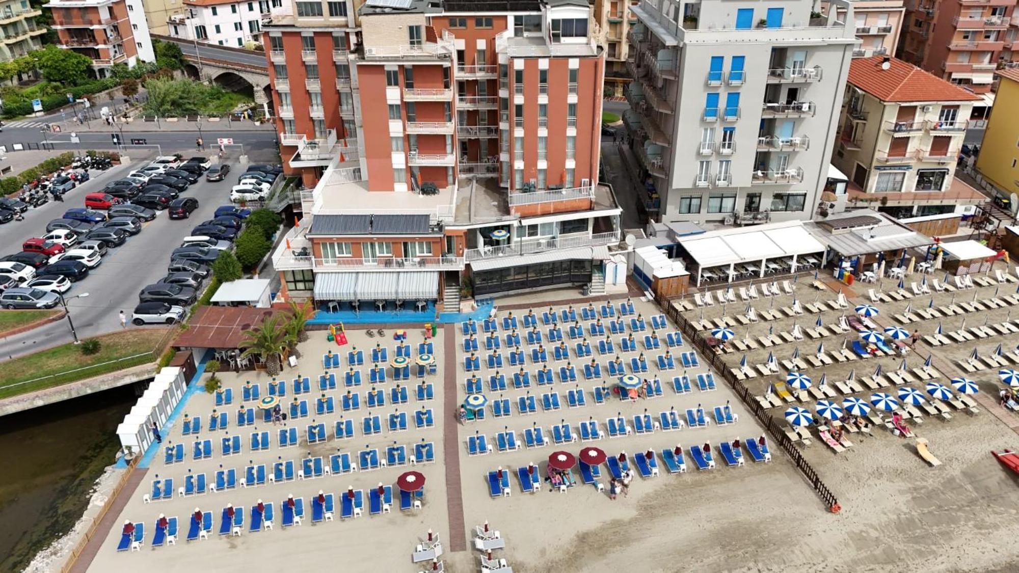 Hotel & Residence Stella Maris Pietra Ligure Exterior foto